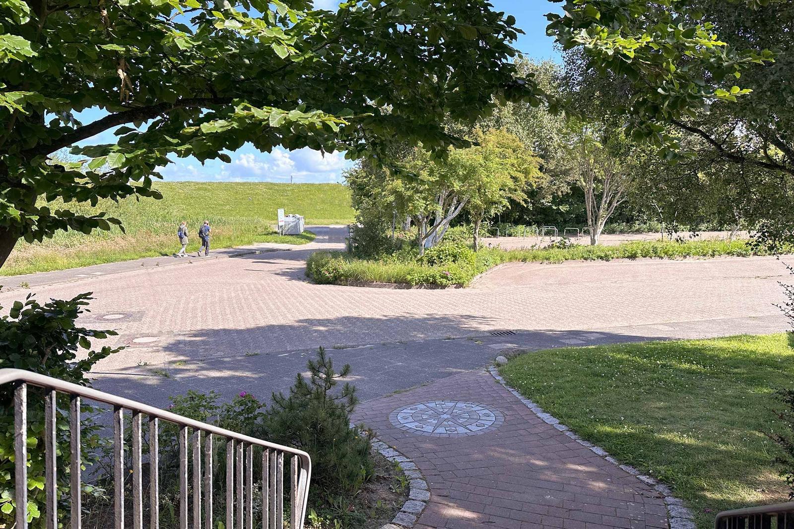 Direkt am Strandaufgang mit Strandkorb am Strand inklusive