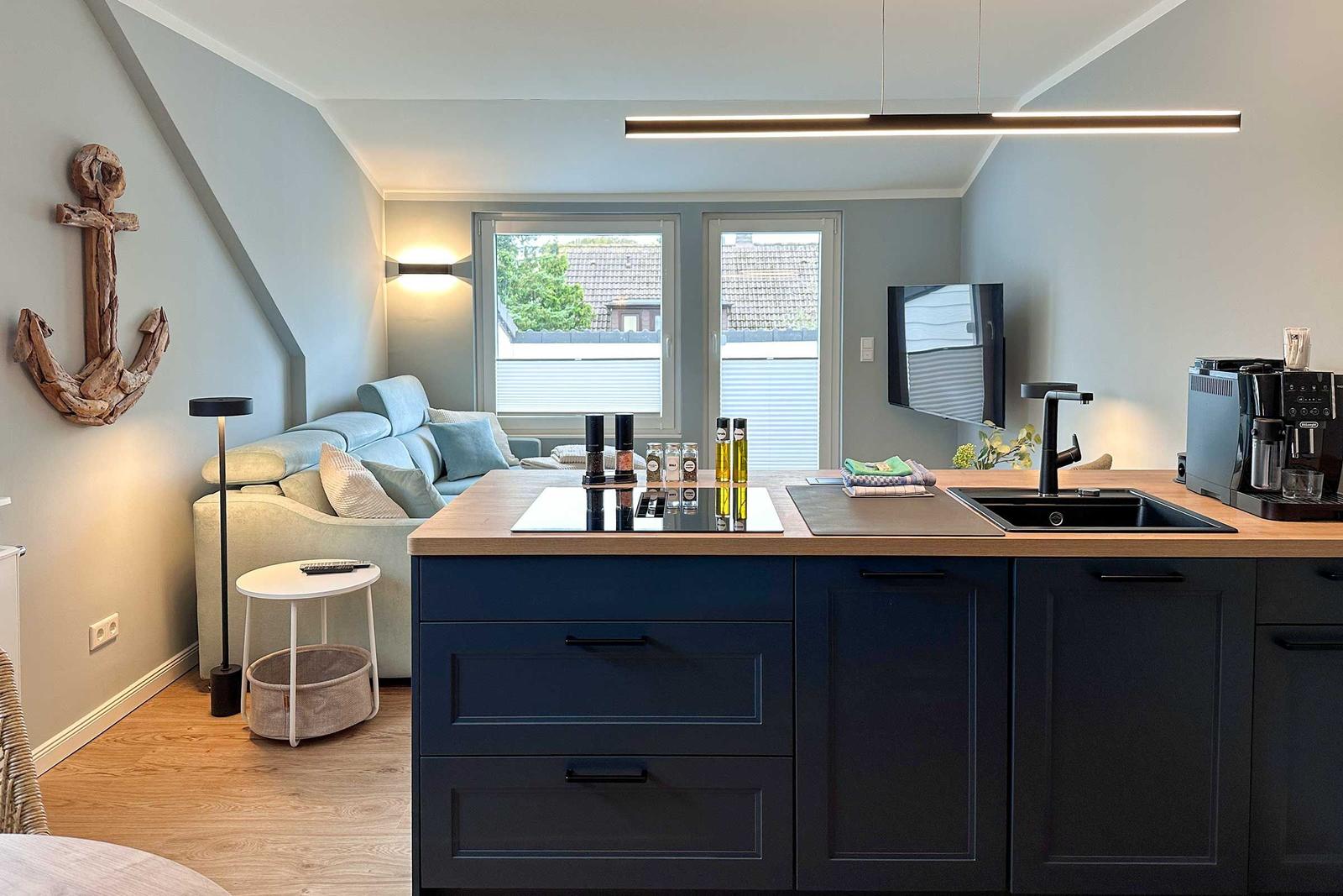 Luxuriöse Kochinsel im Wohnzimmer