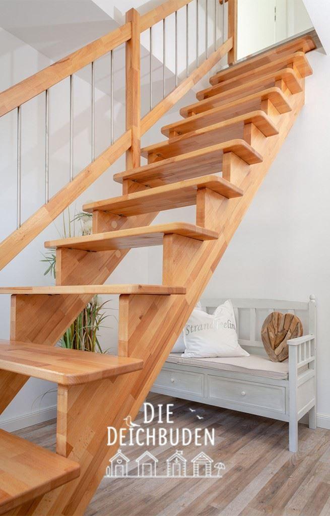 Treppe aus dem privaten Flur im 2.OG ins 3.OG...