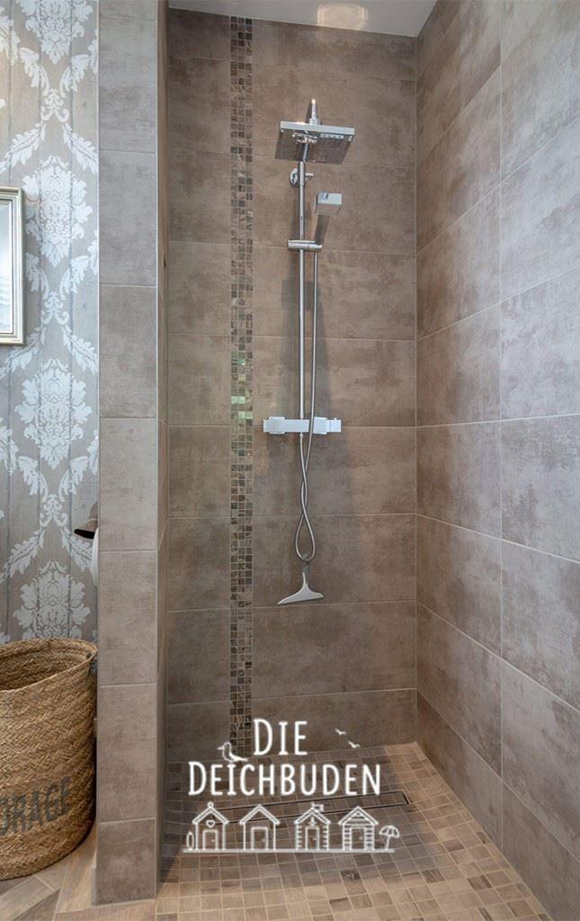 Dusche im Badezimmer...