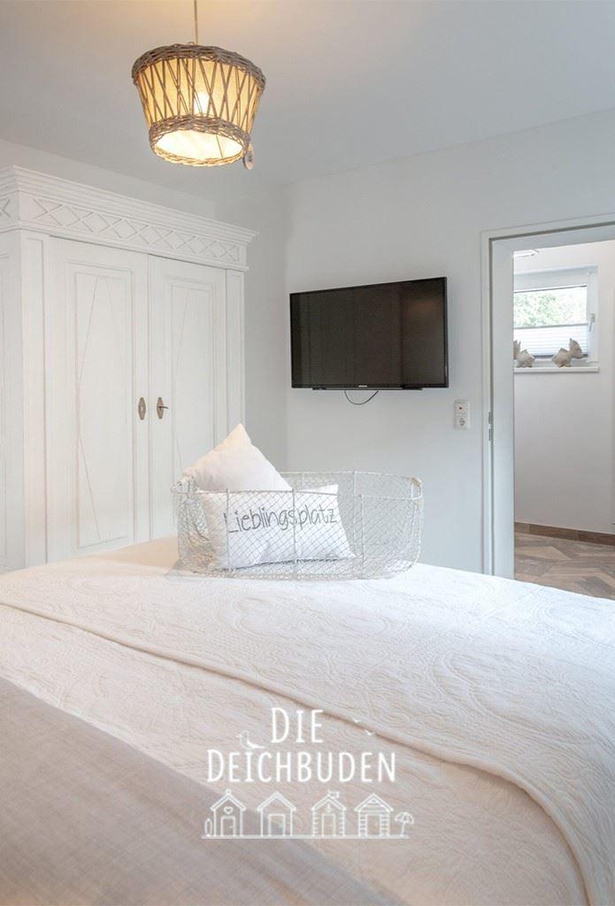 Schlafzimmer mit direktem Badezimmer Zugang...