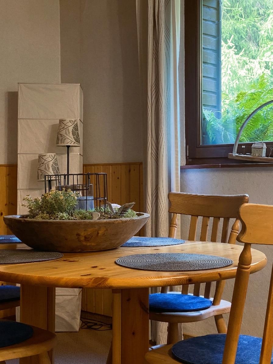 Essbereich mit Blick in den Garten