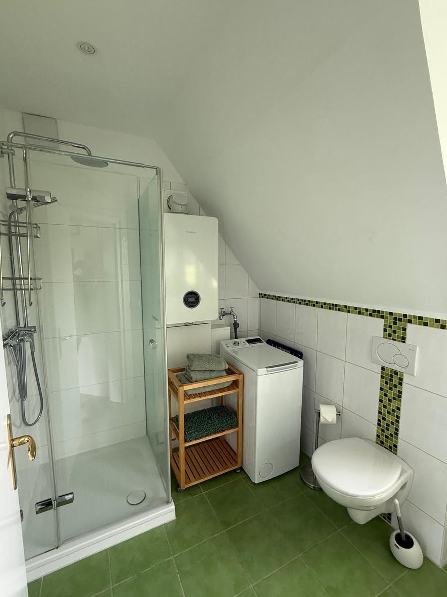 Dusche und Waschmaschine für die kleine Wäsche zwischendurch