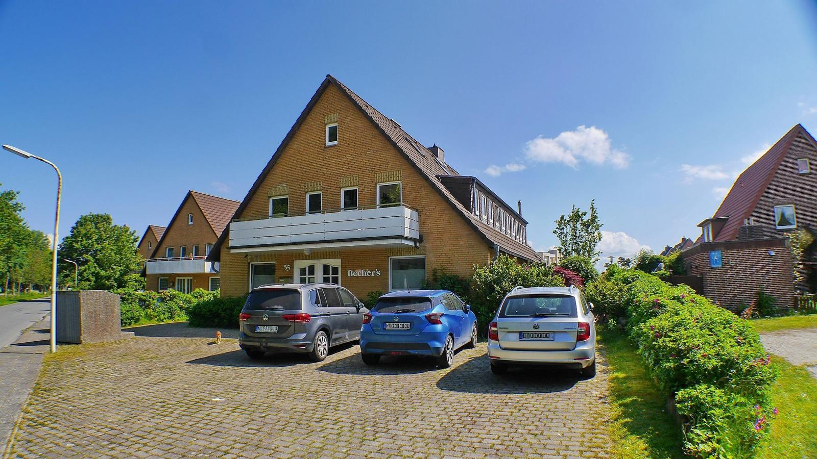 Parkplatz direkt am Haus Becher