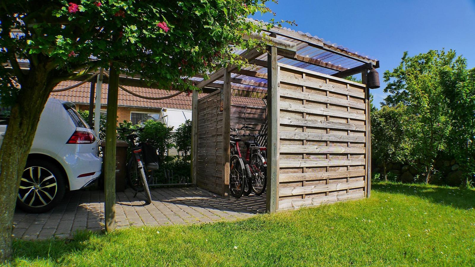 Fahrradabstellplatz auf dem Grundstück