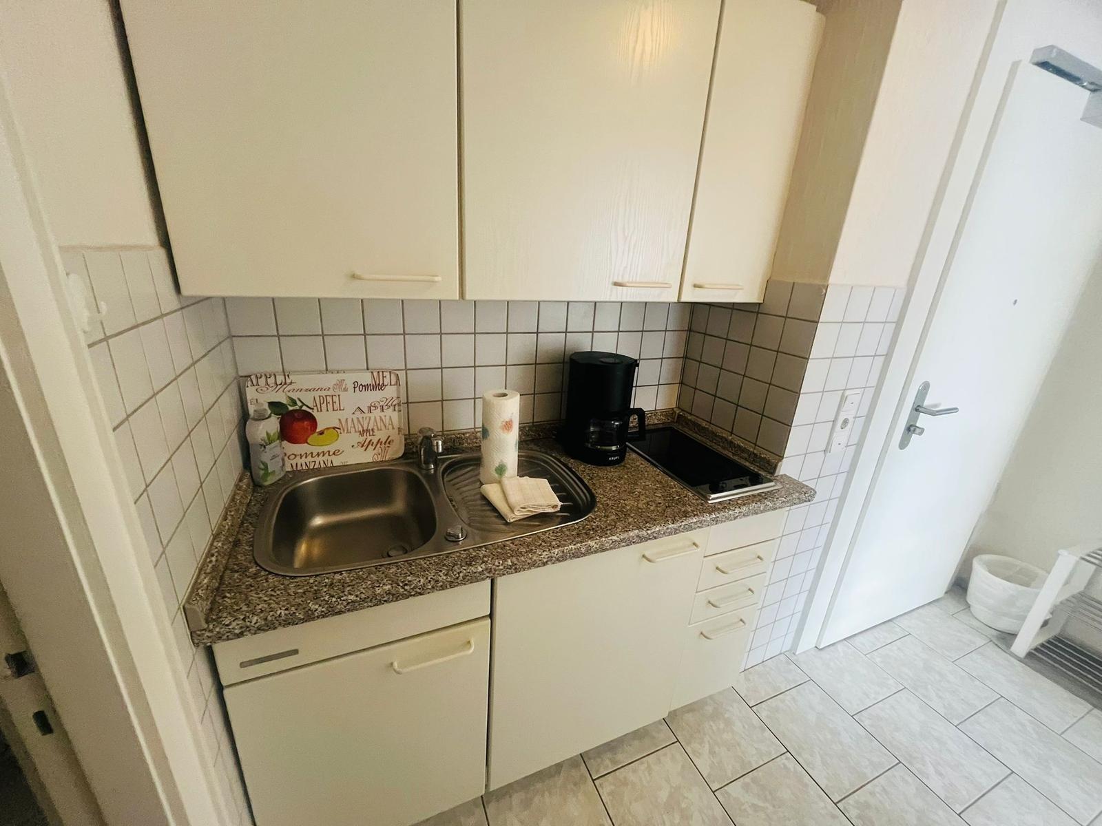 Küchenzeile im Eingangsbereich