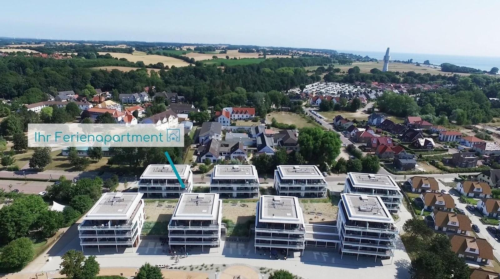 Wohnung mit Küche, Wohnzimmer und Schlafzimmer. Modern eingerichtet.
