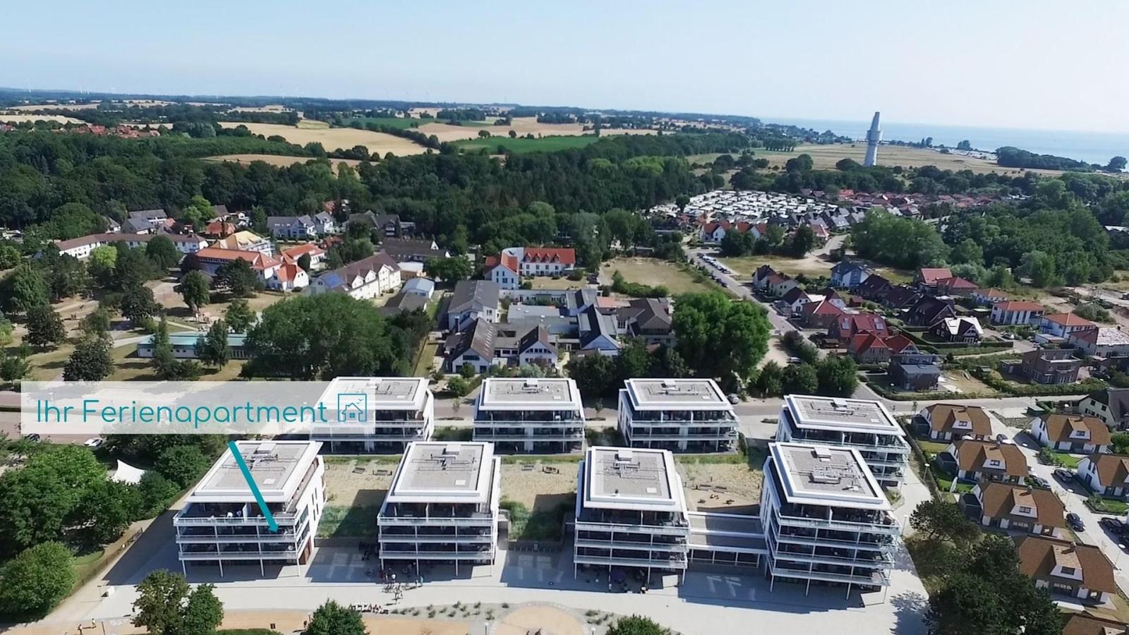 Wohnung mit drei Schlafzimmern, Küche, Bad und Balkon. Flur und Abstellräume vorhanden.