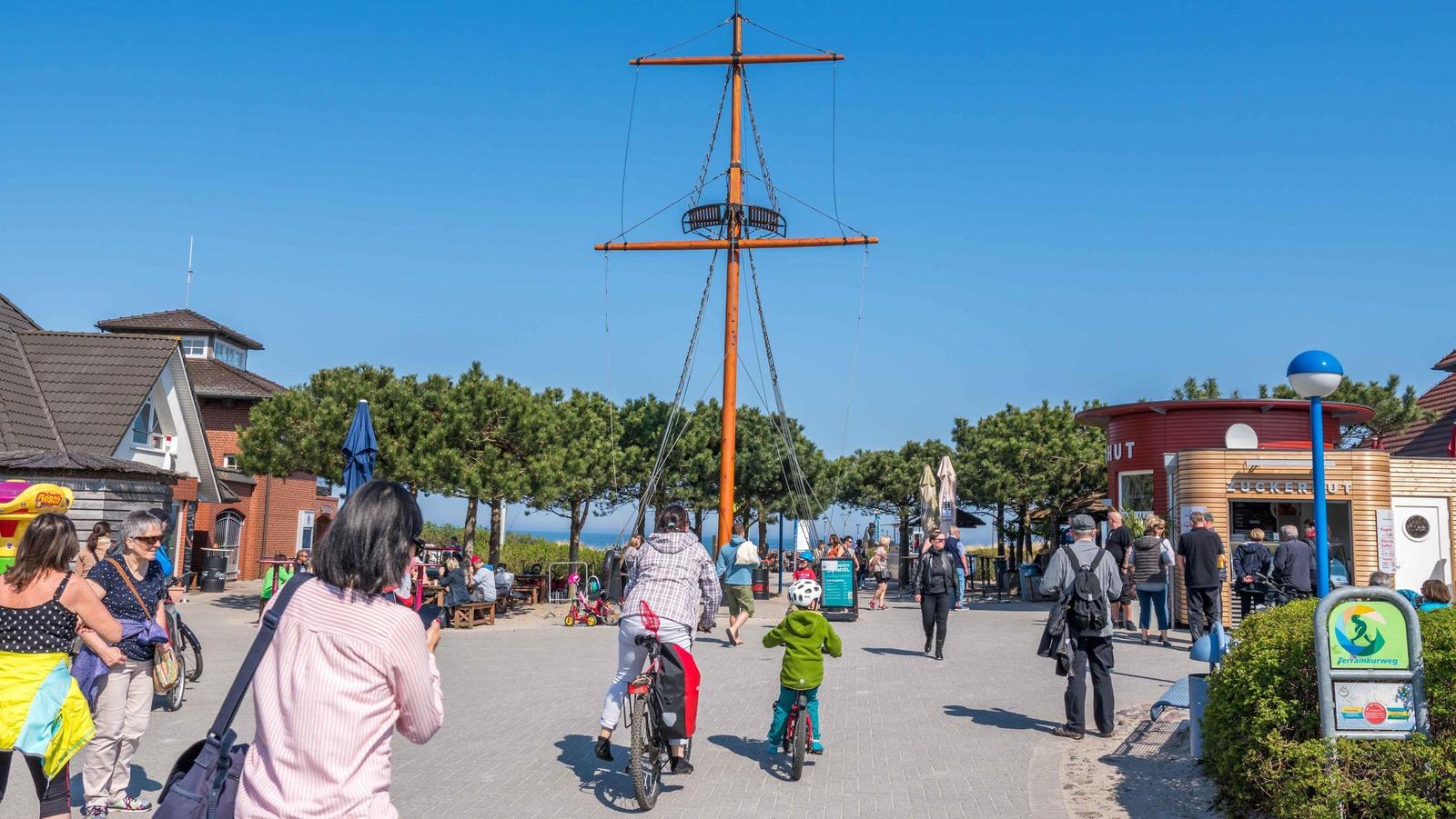 Promenade zur Seebrücke Zingst