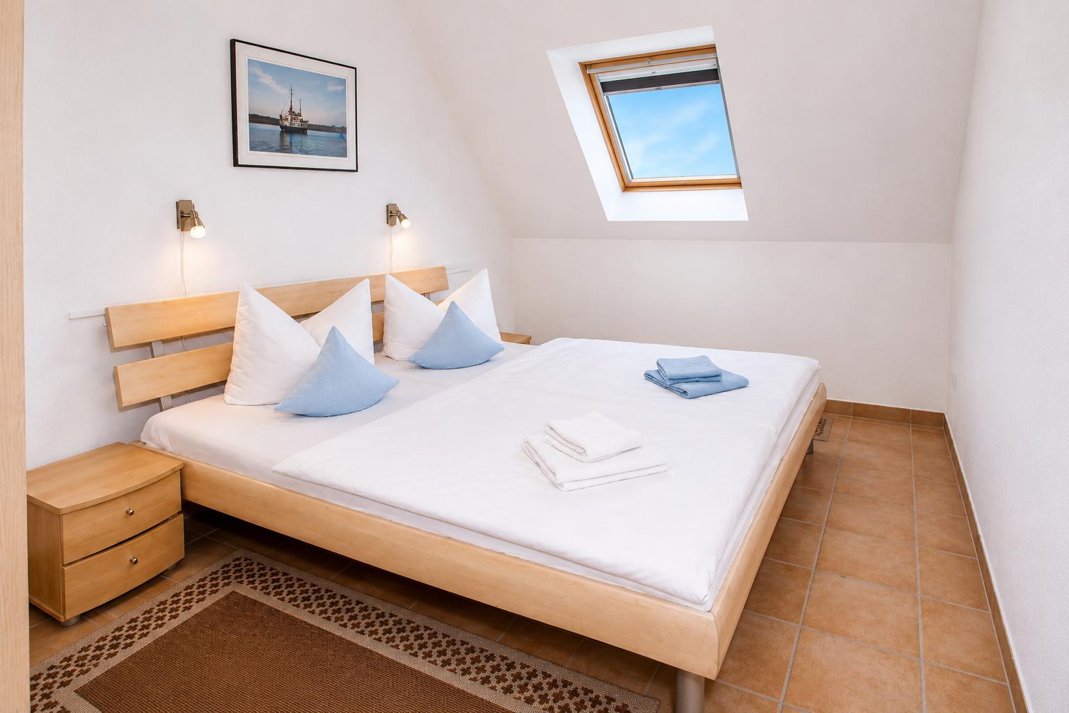 1. Schlafzimmer mit Doppelbett