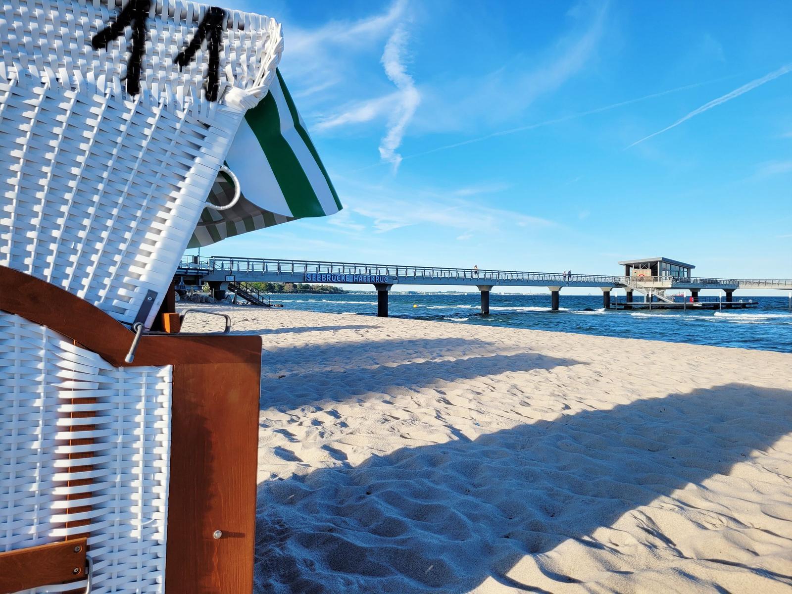 Strand von Haffkrug mit Seebrücke