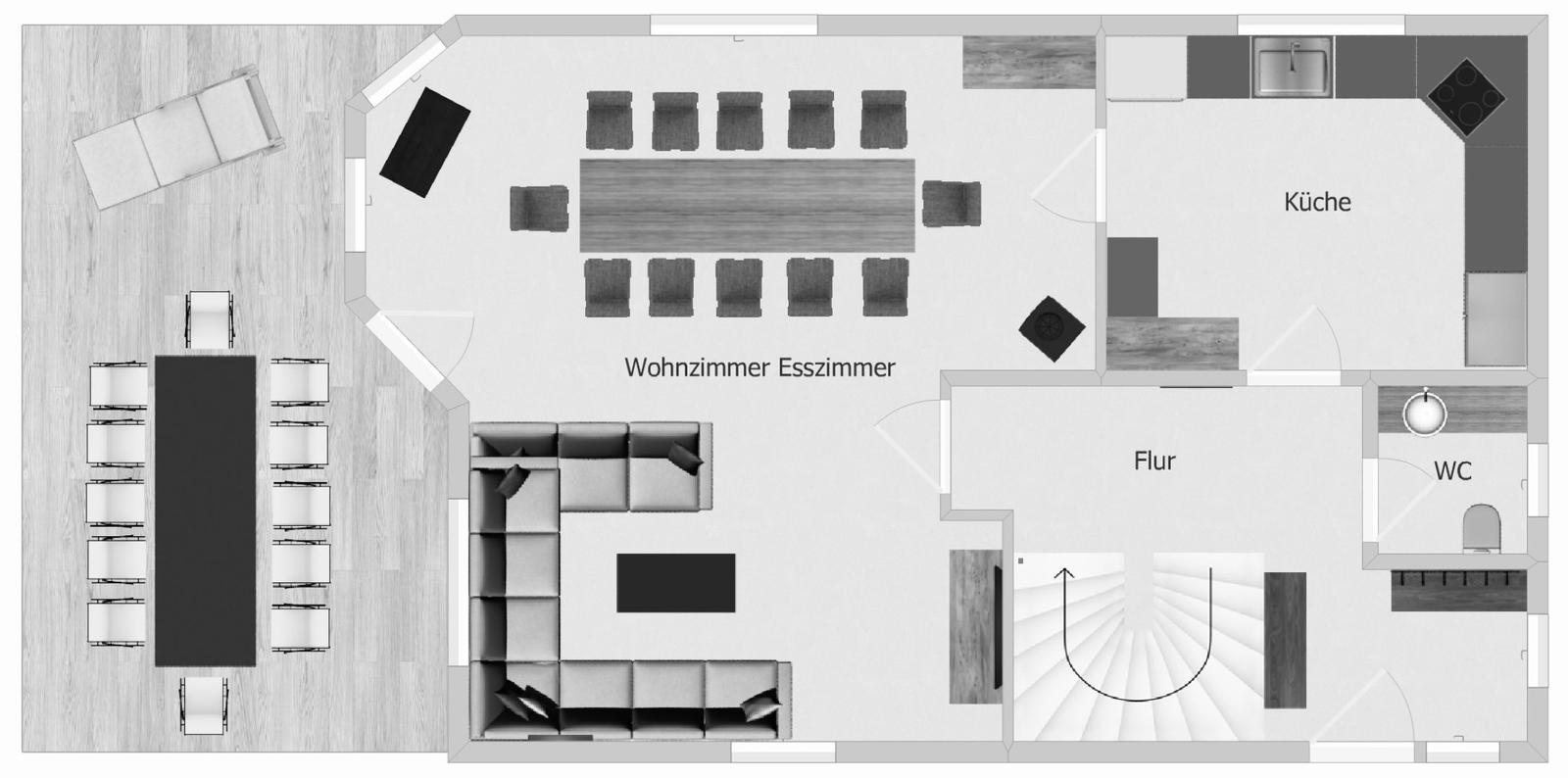 Holzhaus mit Terrasse, Garten und Steintreppe. Blick auf Balkon und umliegende Landschaft.