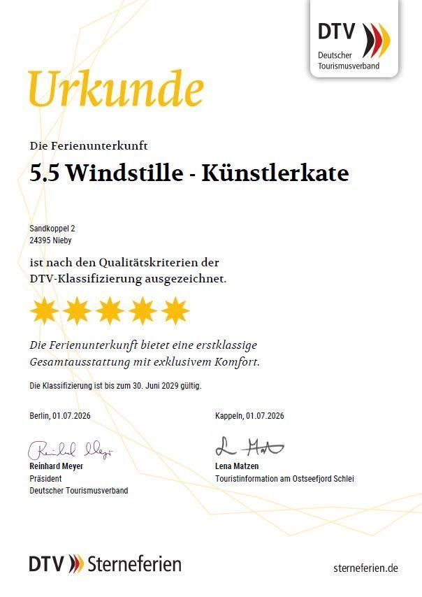 Obergeschoss mit Schlafzimmer, Bad, Büro und Galerie. Flächenangaben eingezeichnet.