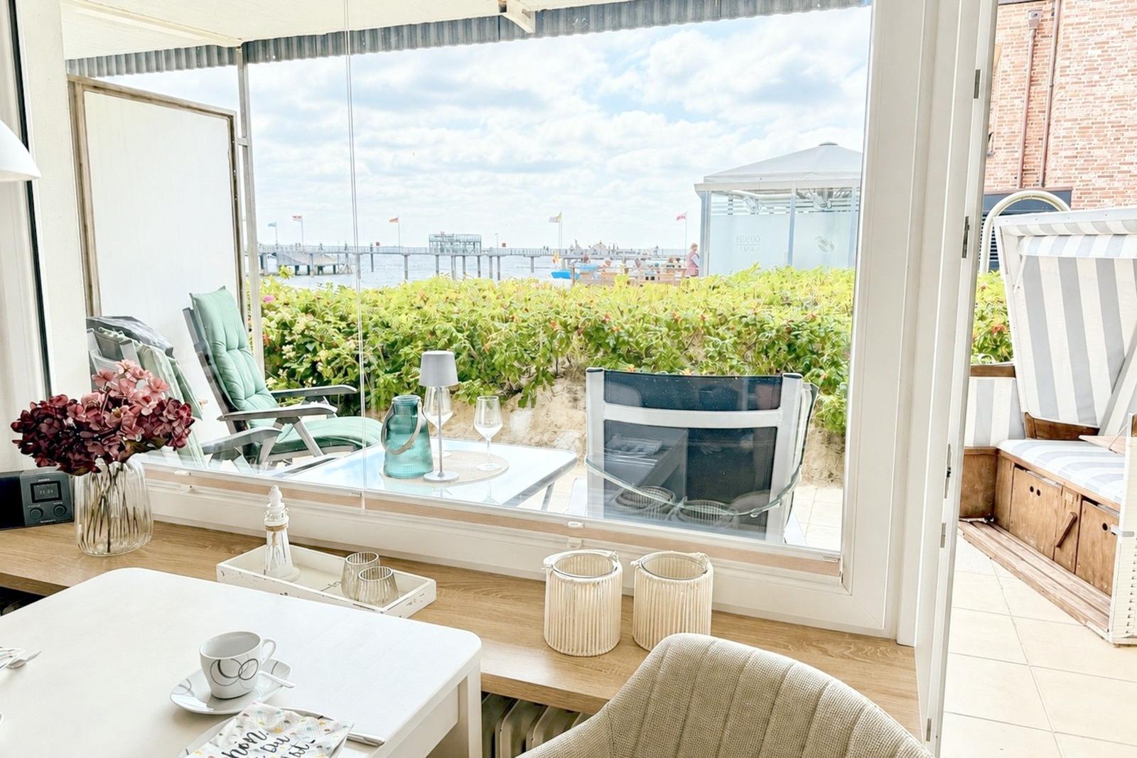 Blick aufs Meer und Mittelbrücke