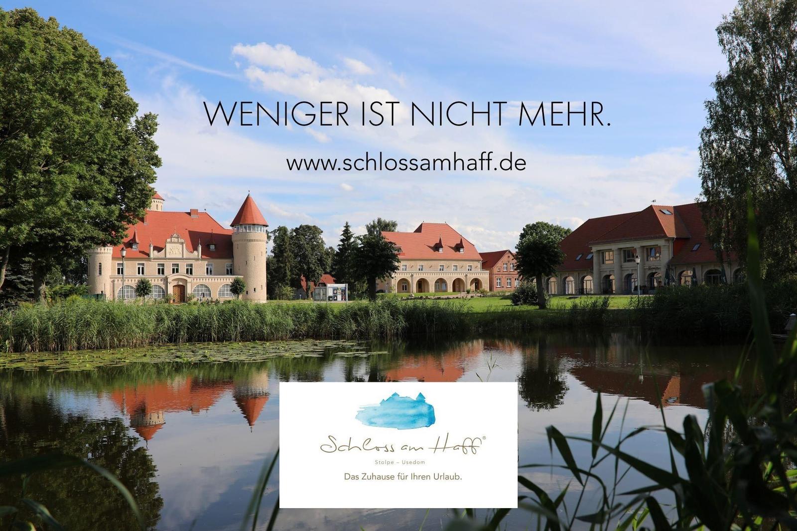 Wohnung 6 mit Terrasse, Wohnbereich, Küche und Bad.