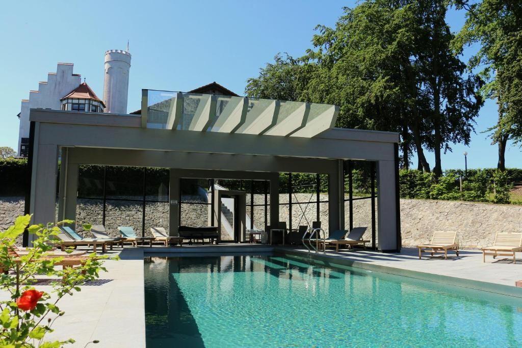Schloss Ranzow Bio Infinity Pool