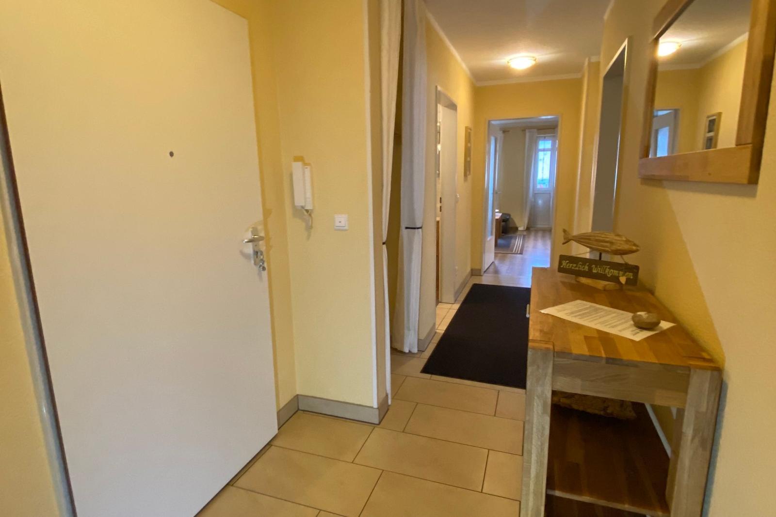 Wohnungstür/ Flur