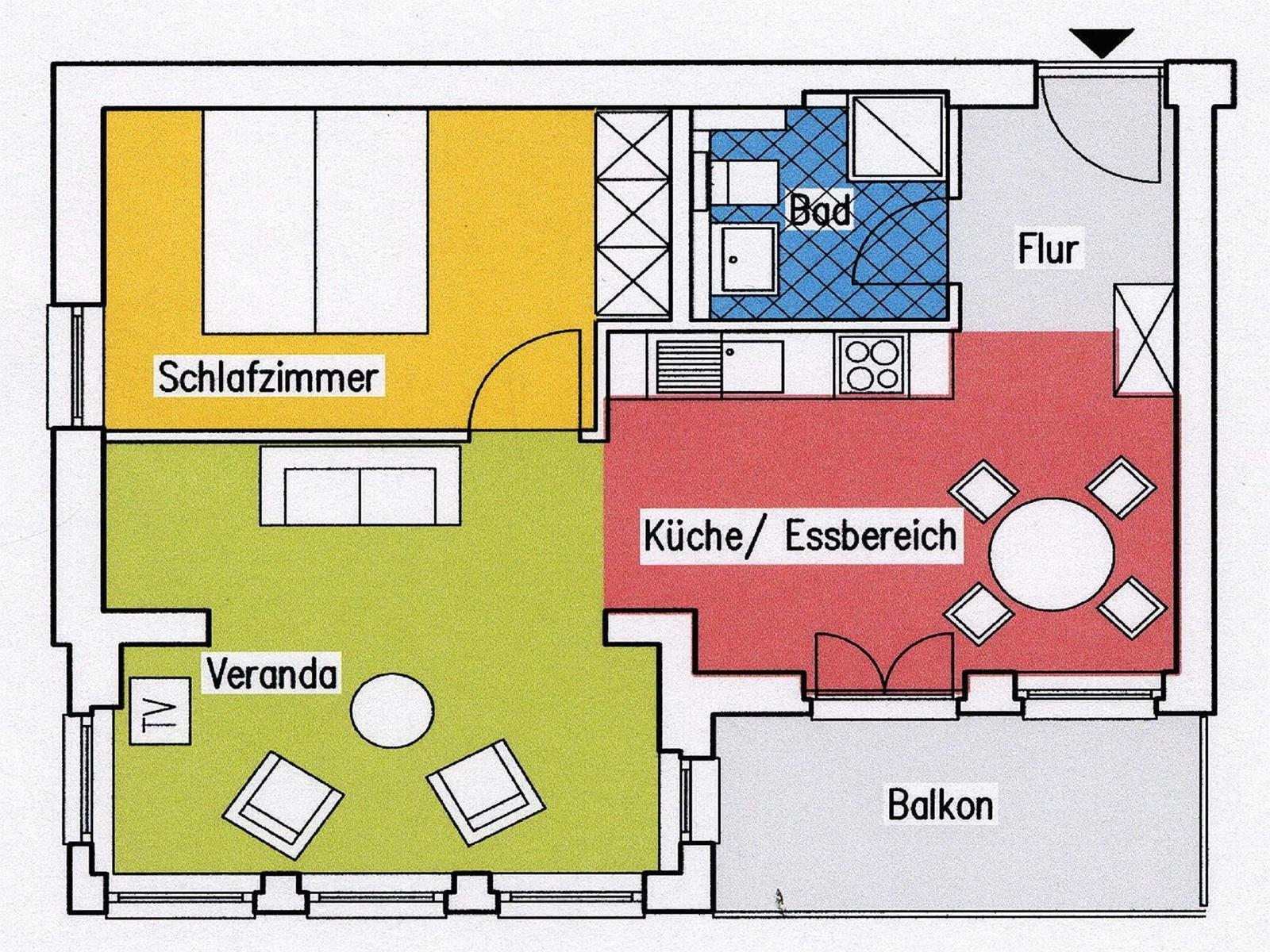 Weiße Villa mit Balkon und vielen Fenstern. Schriftzug Bismarckshöhe an der Fassade.