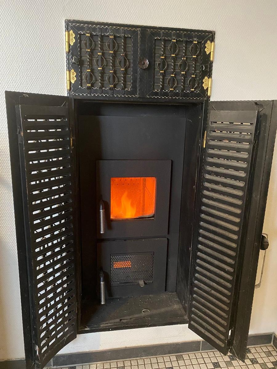 Kamin-/Ofen