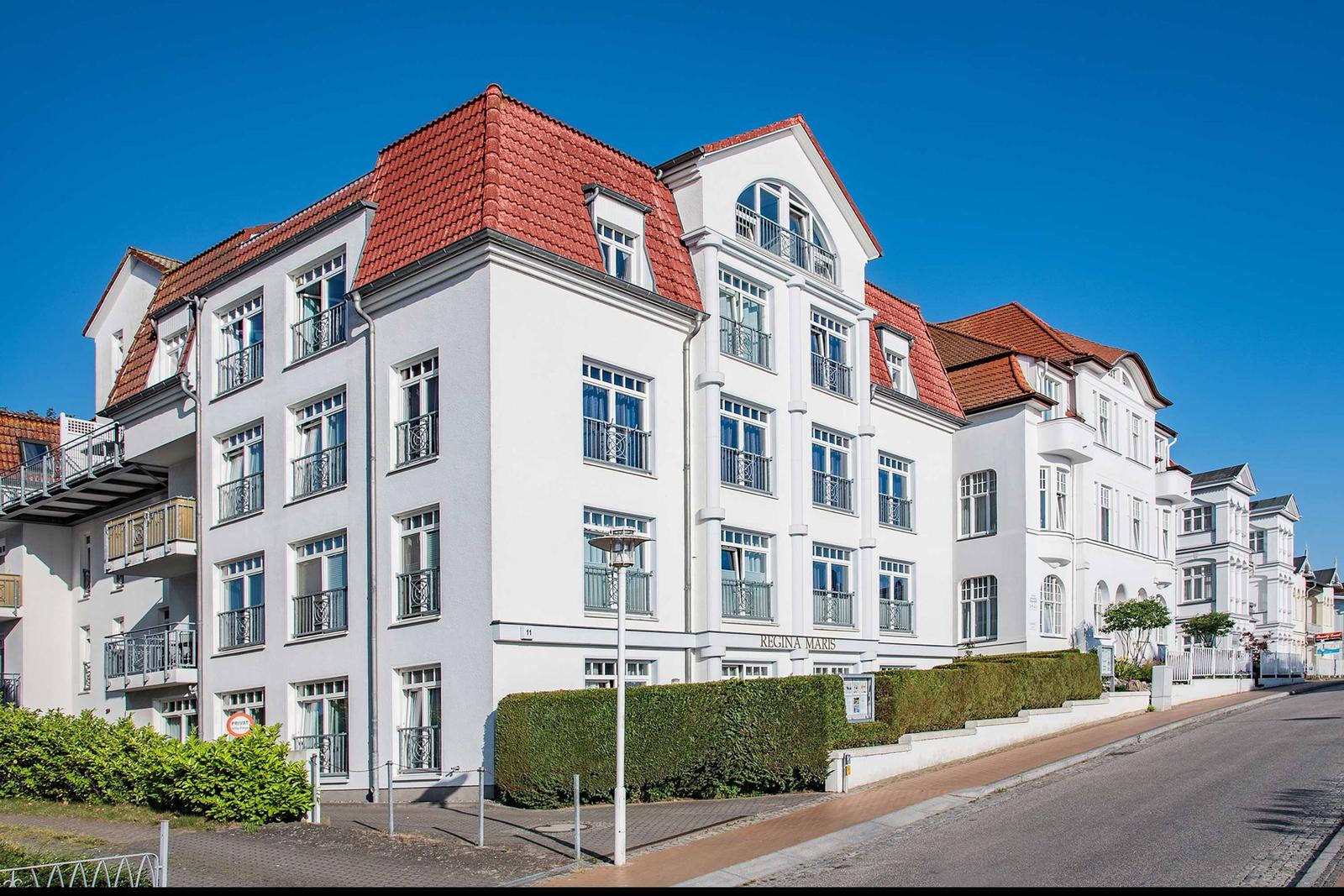 Haus mit Blick auf Strand und Meer