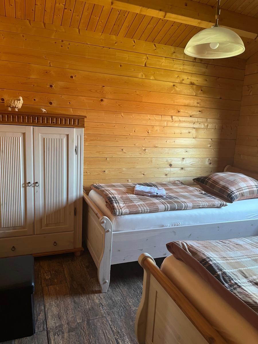 Schlafzimmer 2