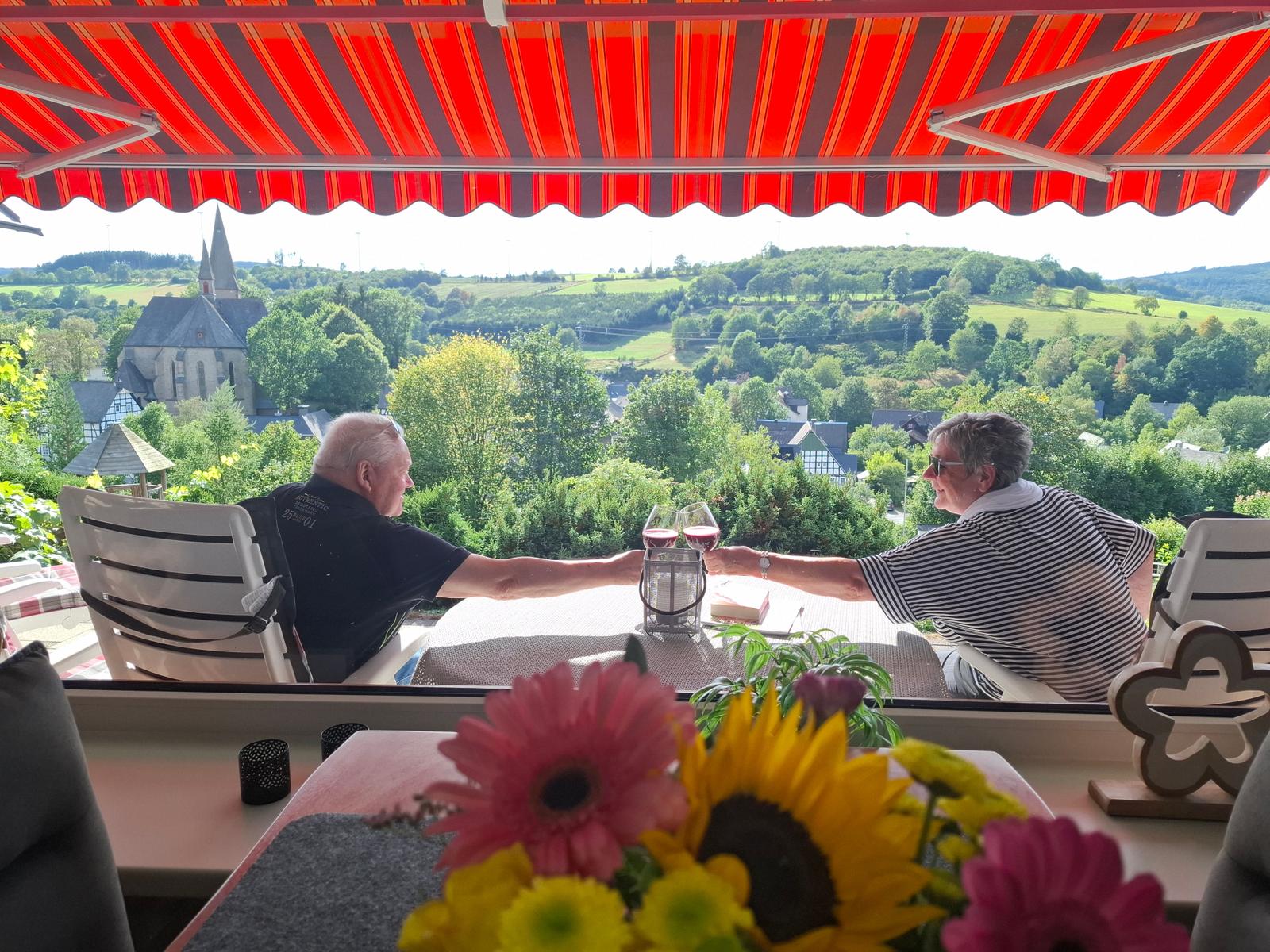 Entspannte Stunden auf der Terrasse verbringen