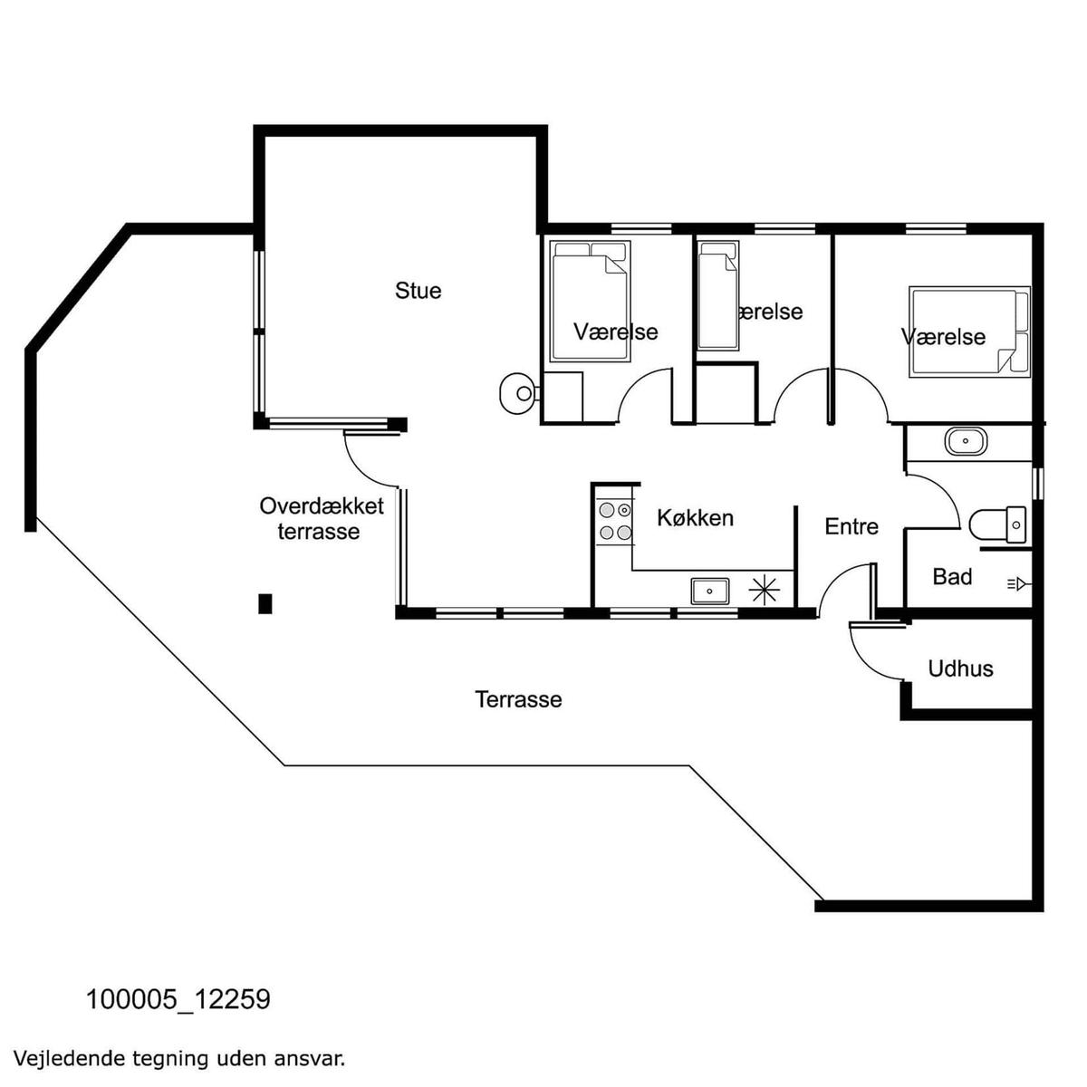 Küche mit Essbereich, weißer Arbeitsplatte und Holzdecke.