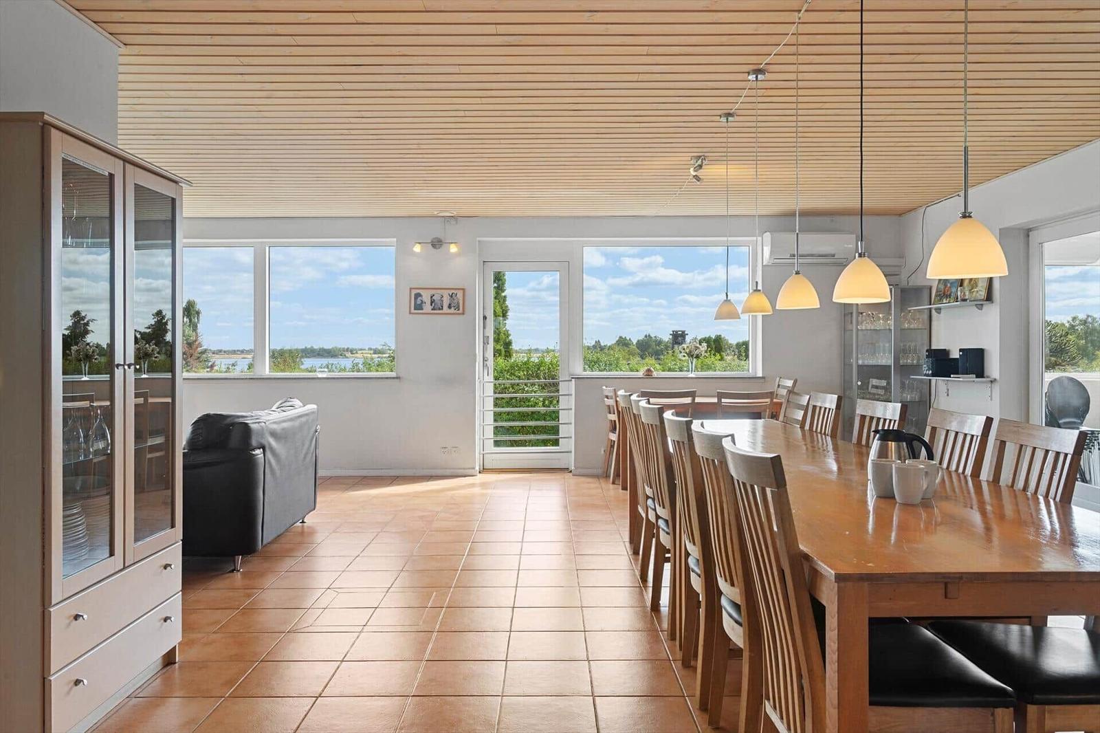 Kitchen/family room