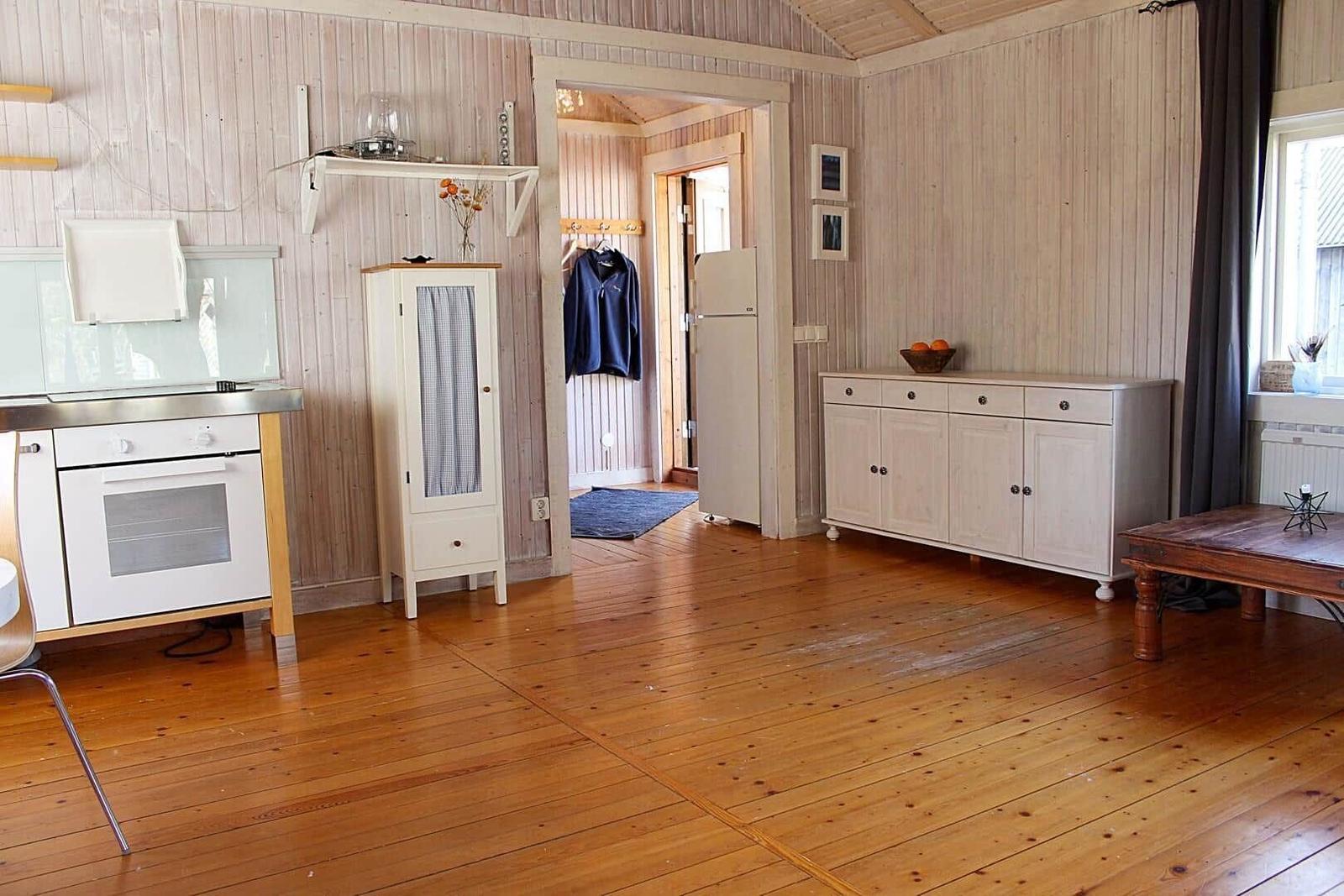 Zweite Etage mit Schlafzimmer, Master-Bedroom und Balkon. WC/Shower im Anschluss.