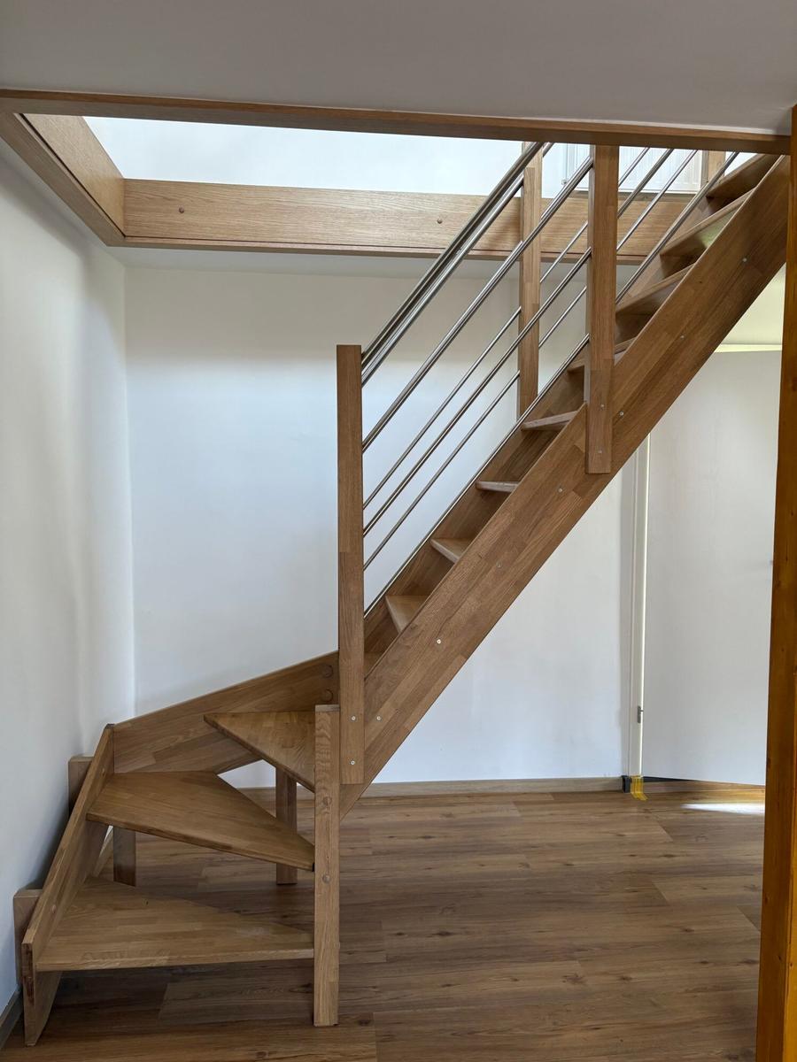 Treppe zum Schlafzimmer 8