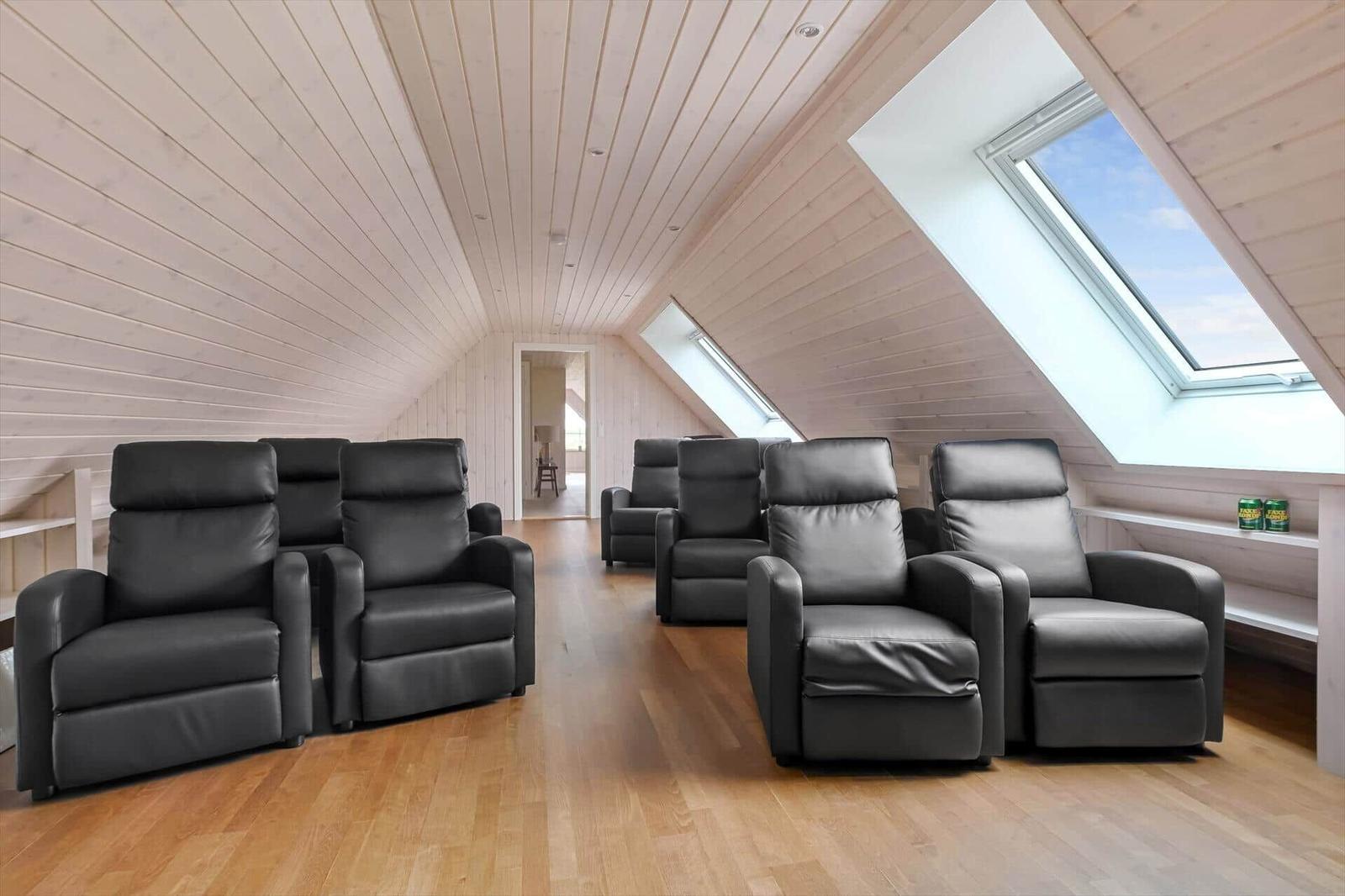 Stueplan zeigt Wohnfläche mit Schlafzimmern, Küche und Sauna.