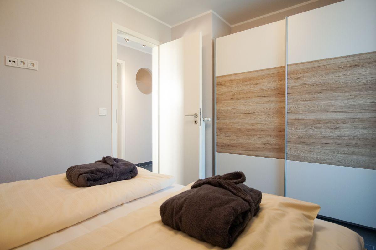 ... im Schlafzimmer