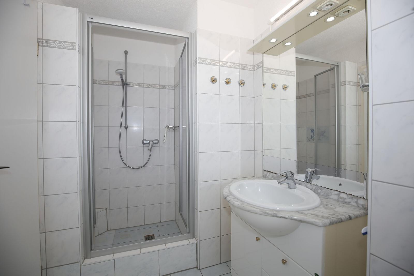 Bad mit Dusche
