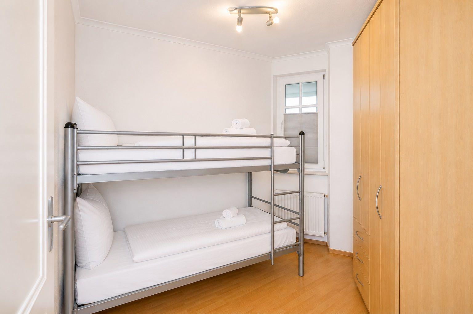 2. Schlafzimmer
