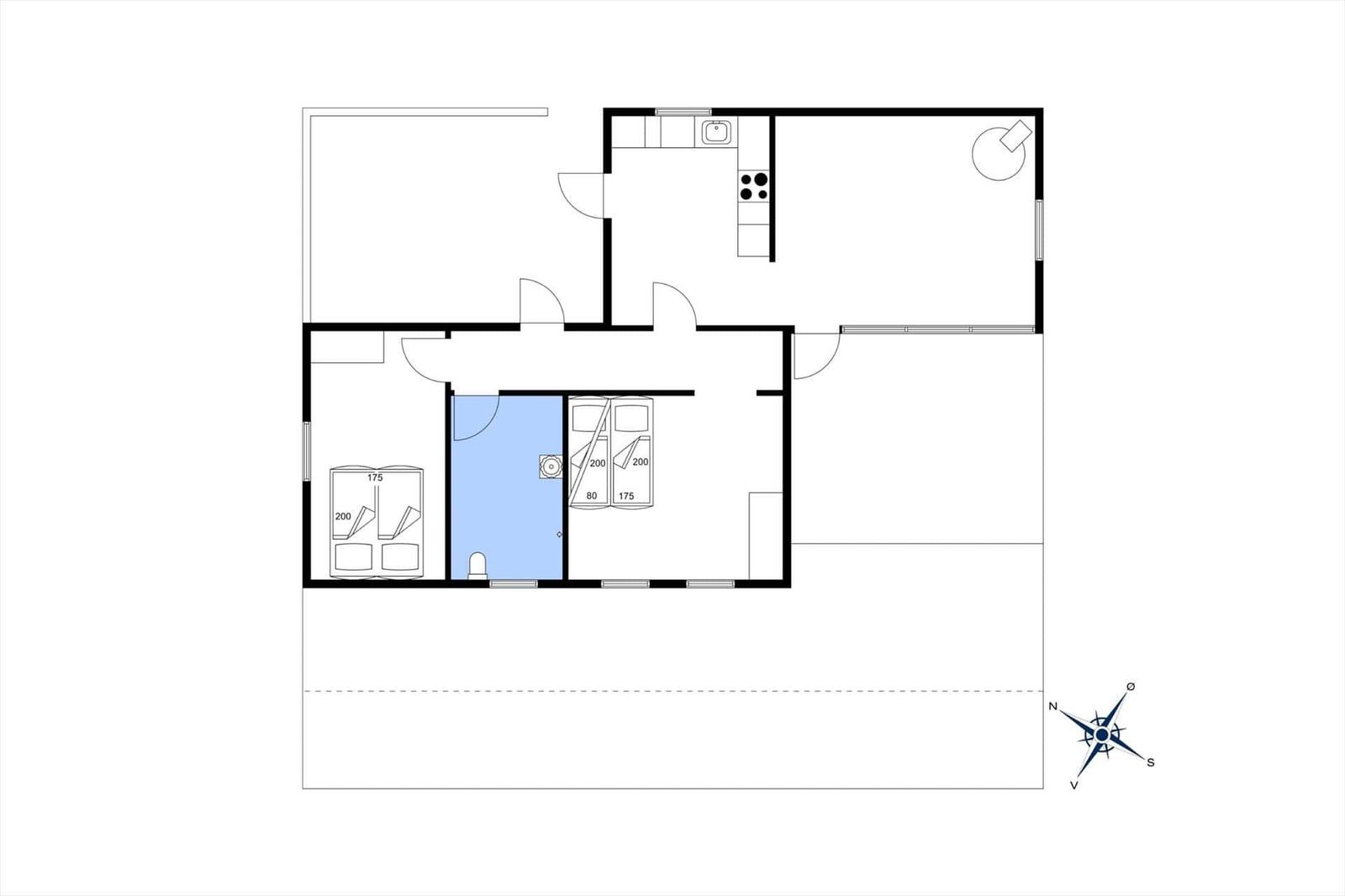 Haus mit Garten, Sandkasten, Rutsche und Grillplatz.