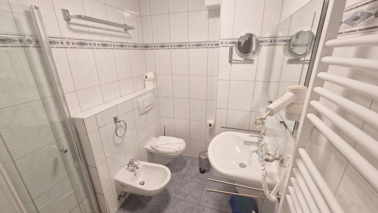 Badezimmer mit Bidet...