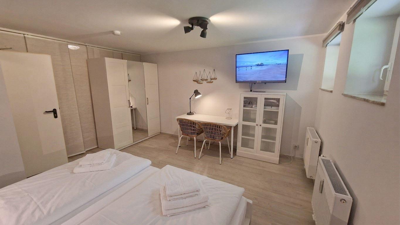 Schlafzimmer Nr.02 mit Smart-TV...
