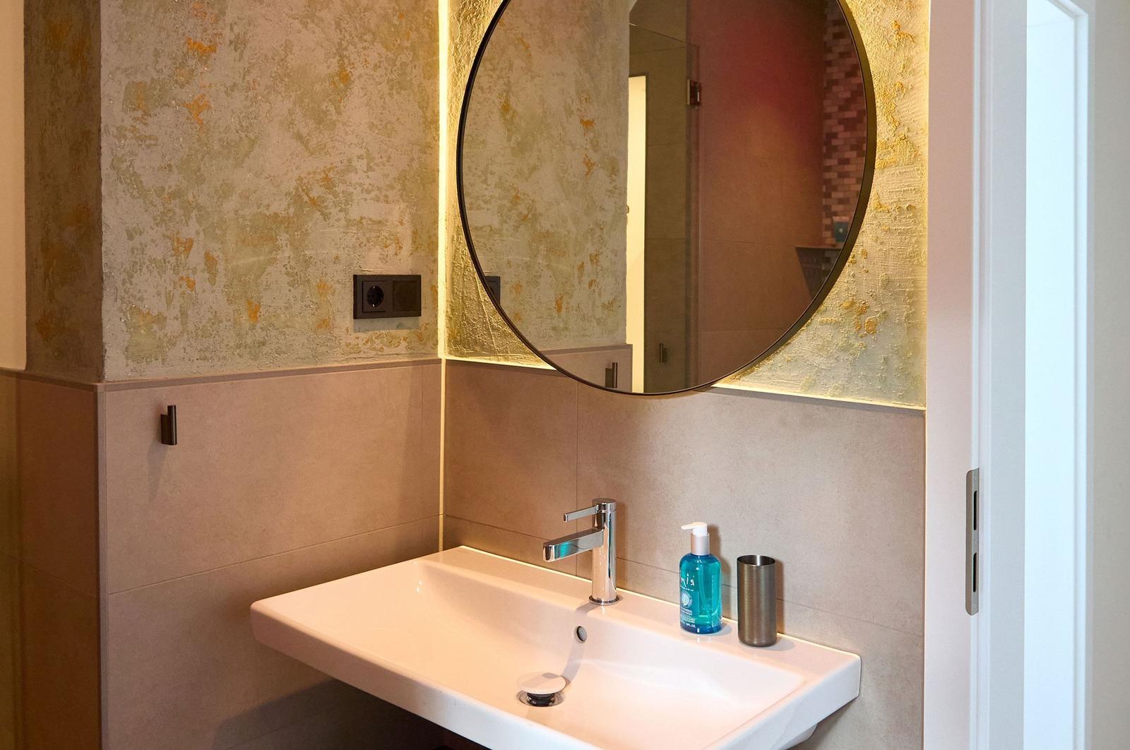 Badezimmer, 1.OG...