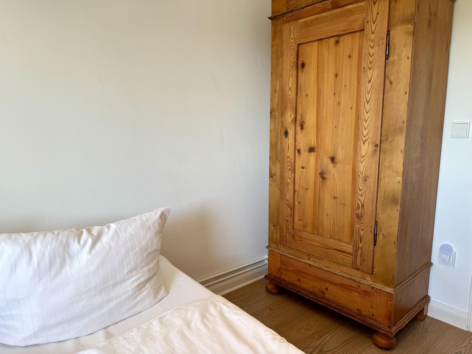 Einzel-/Doppelschlafzimmer (80 oder 160 x200 cm) im 1.OG