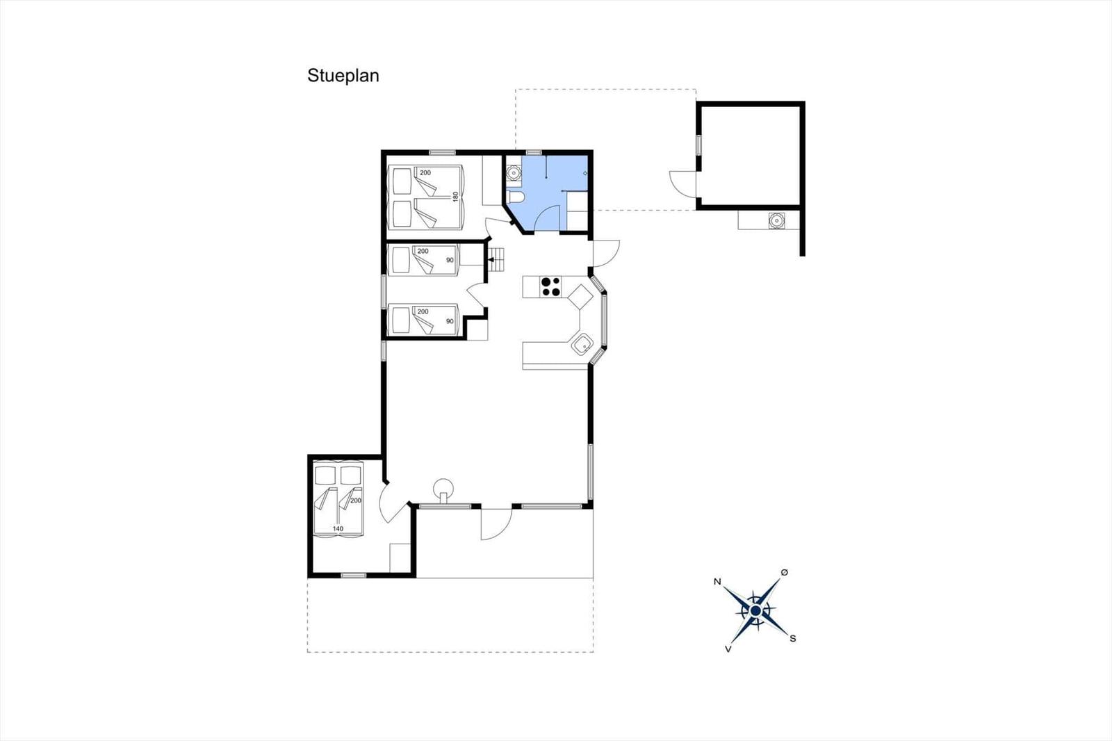 Stueplan zeigt drei Schlafzimmer, Küche, Bad und Wohnbereich mit Kompass.