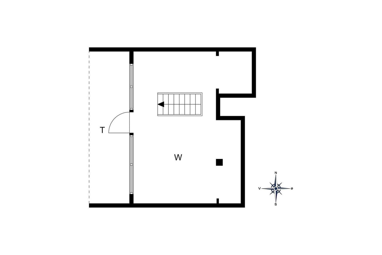 Grundriss mit Toilette, Waschraum und Treppe zur oberen Etage.