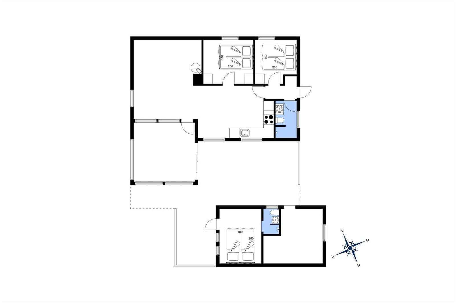 Apartment with three bedrooms, kitchen, and bathroom. Floor plan with orientation.