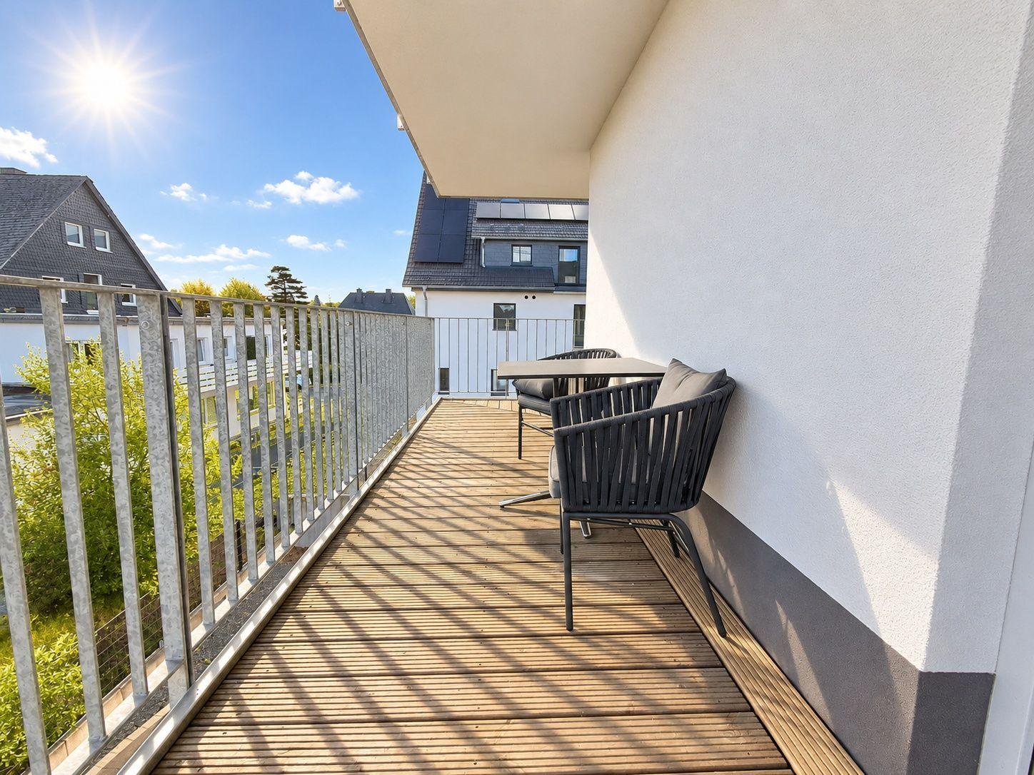 Umlaufender Balkon - Zugang über Schlafzimmer 2