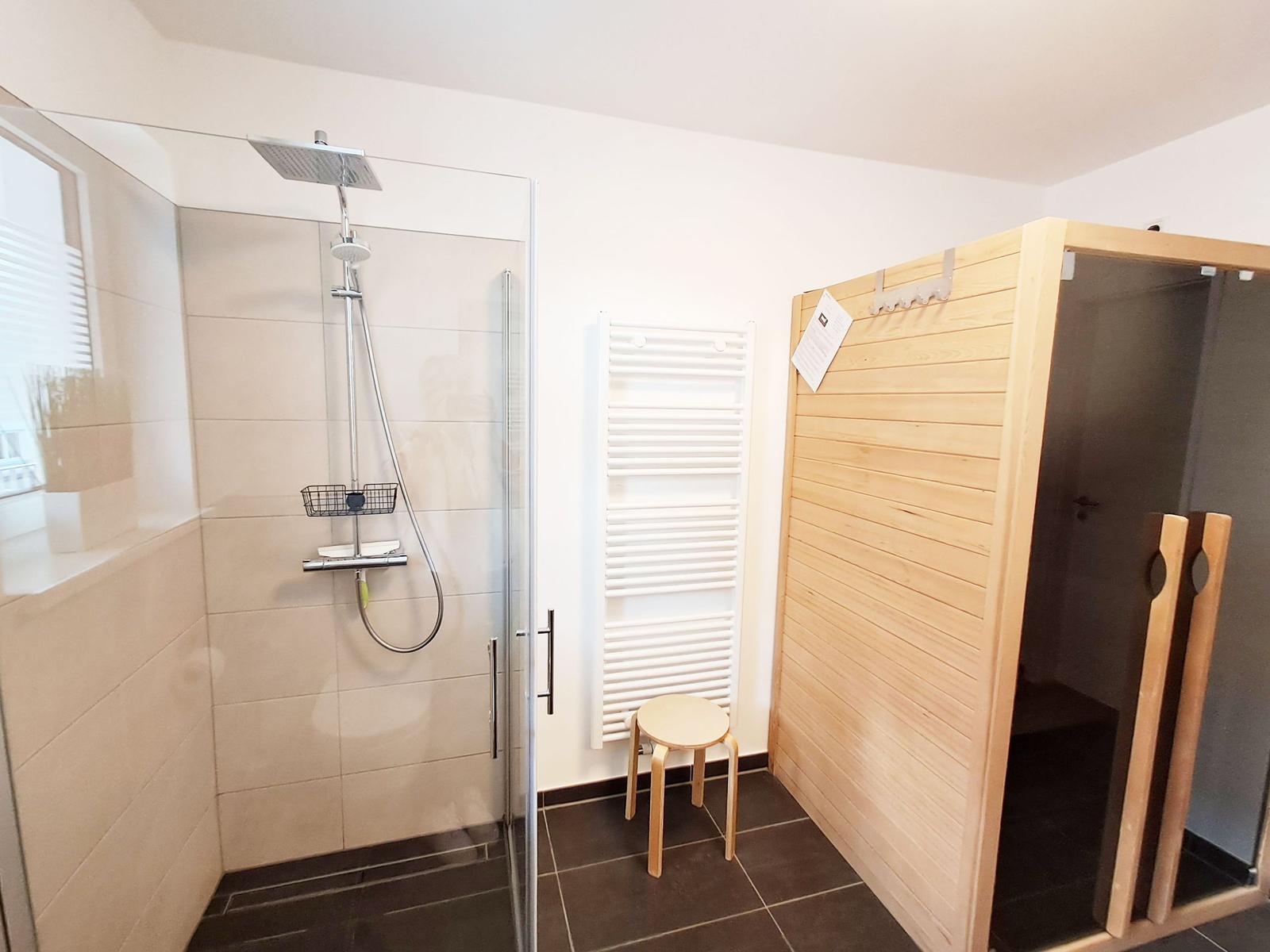 Rainshowerdusche und Infraotkabine