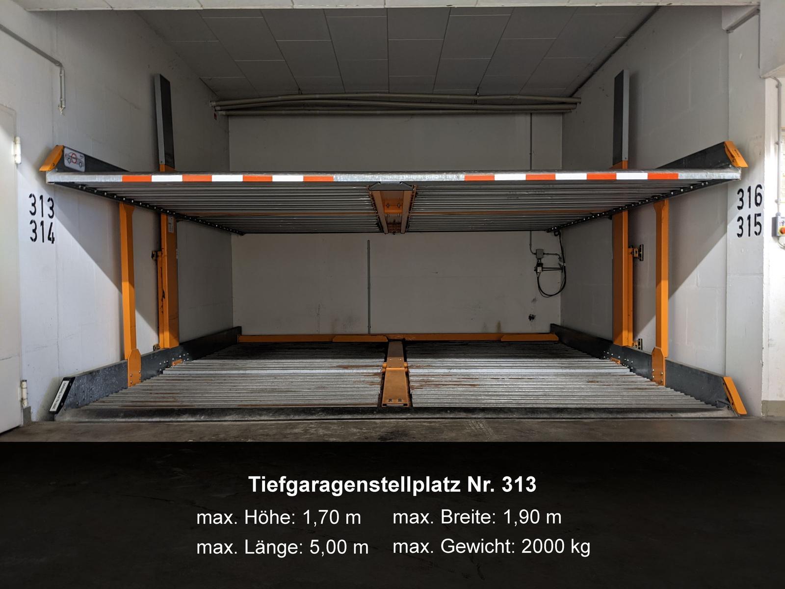 Dieses Apartment hat zwei Schlafzimmer, einen Wohnbereich, Küche und zwei Balkone.