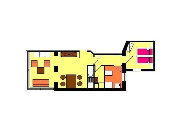 Wohnung mit Küche, Wohnzimmer, Schlafzimmer und Bad. Flur und separate Toilette.