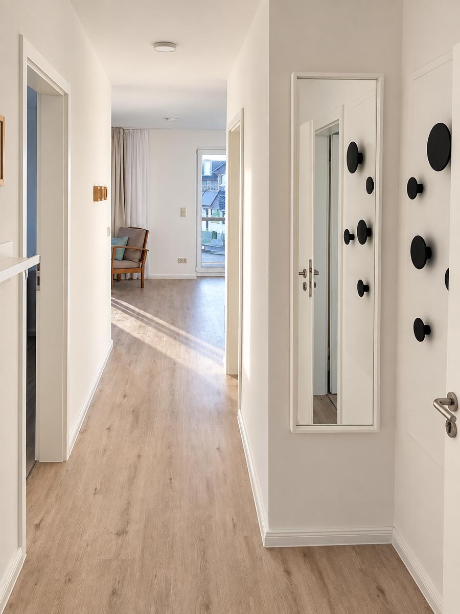 Flur mit Blick in das Wohnzimmer