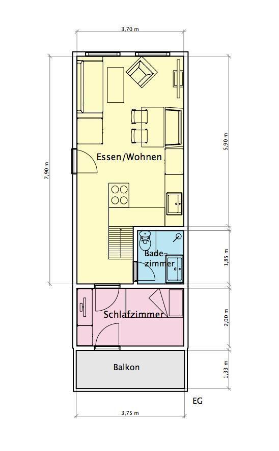 Wohnung mit Essbereich, Schlafzimmer, Bad und Balkon. Flur mit Treppenhaus.