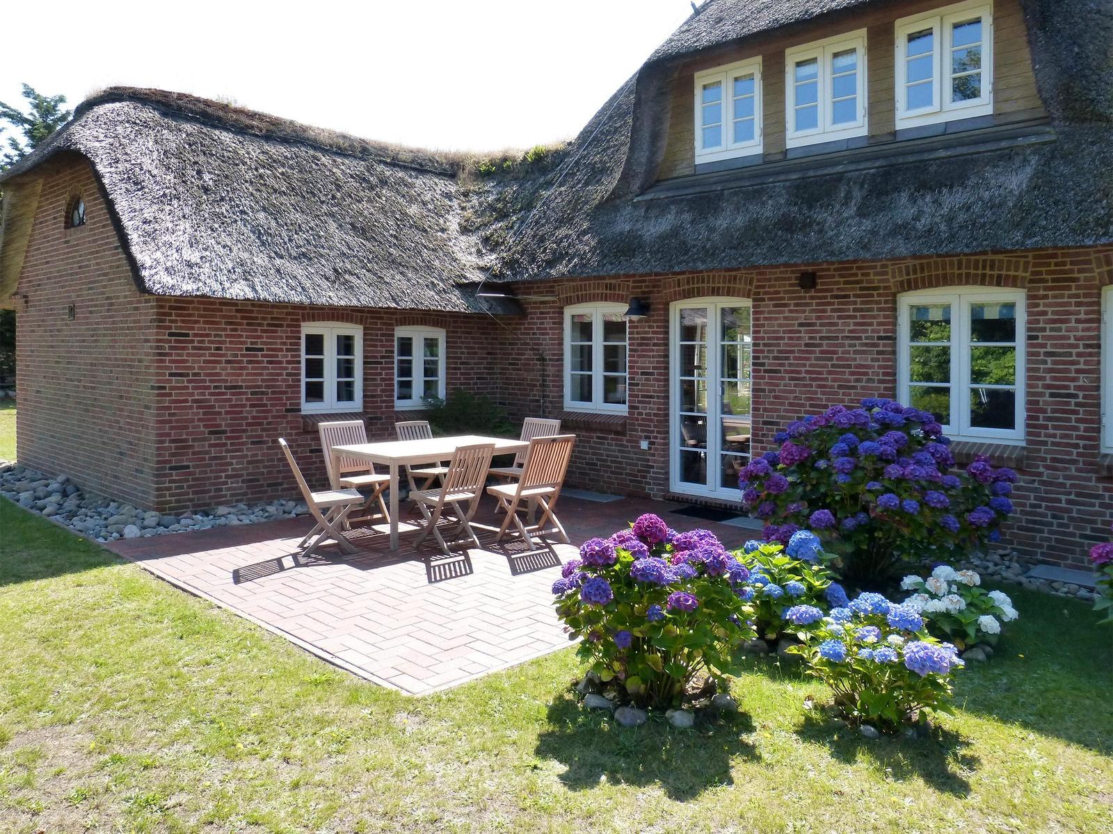 Ost-Terrasse des Ferienhauses Steuerbord in Süddorf auf Amrum