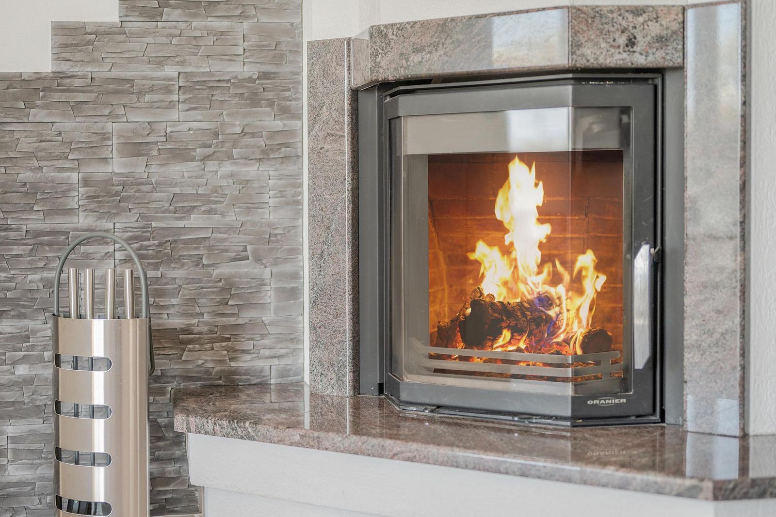 Kamin-/Ofen